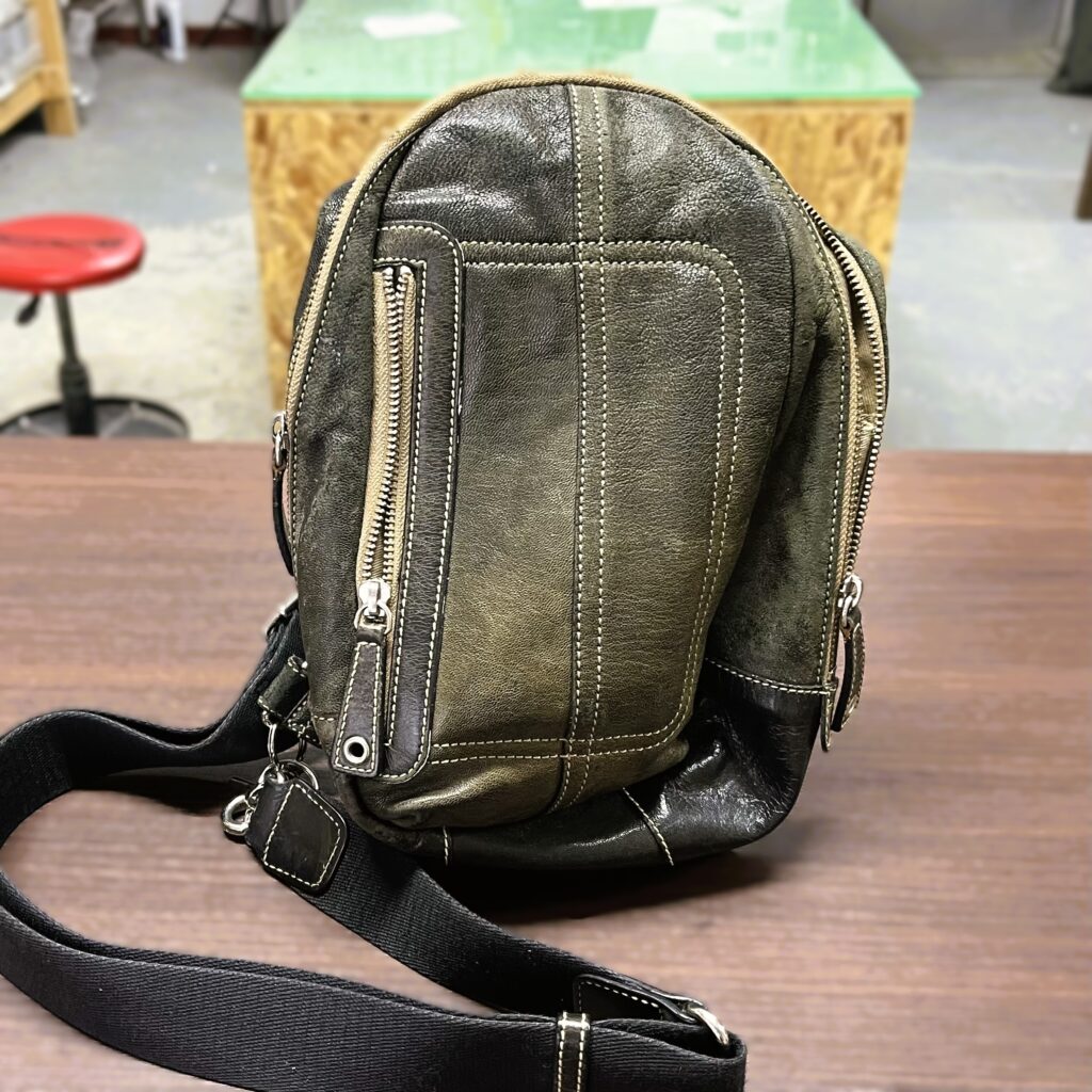 ボディバッグのファスナー交換とナスカン交換修理