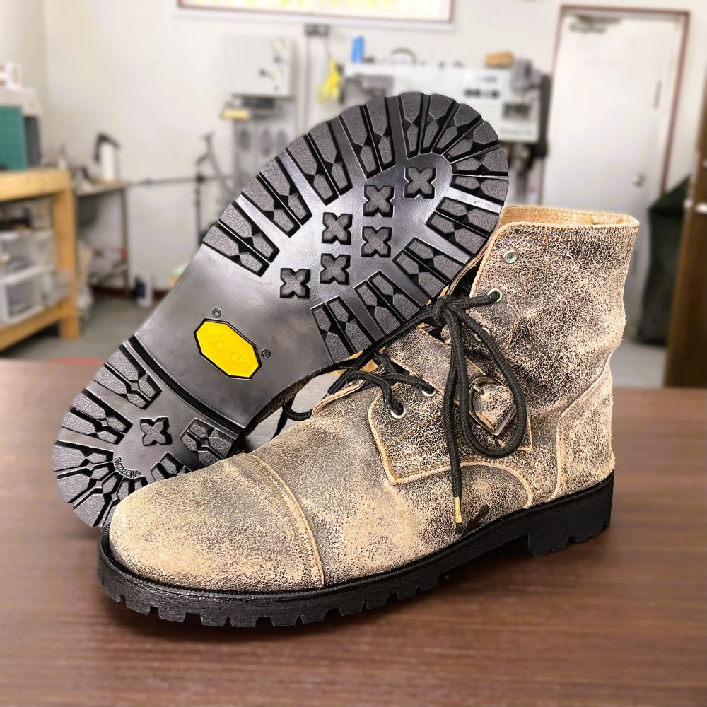 MICHEL KLEIN（ミッシェルクラン）ブーツ Vibram#1136 オールソール 修理