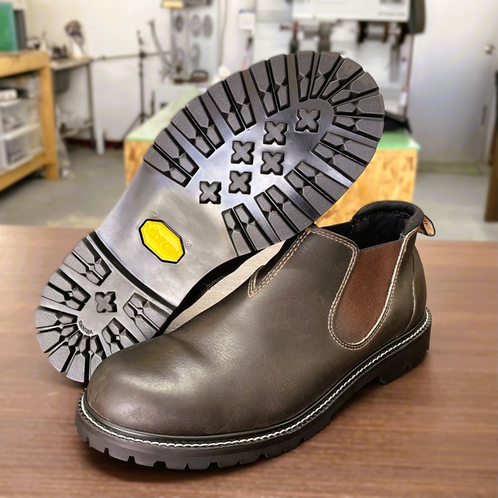 BLUNDSTONE（ブランドストーン）をVibram#1136でオールソール修理