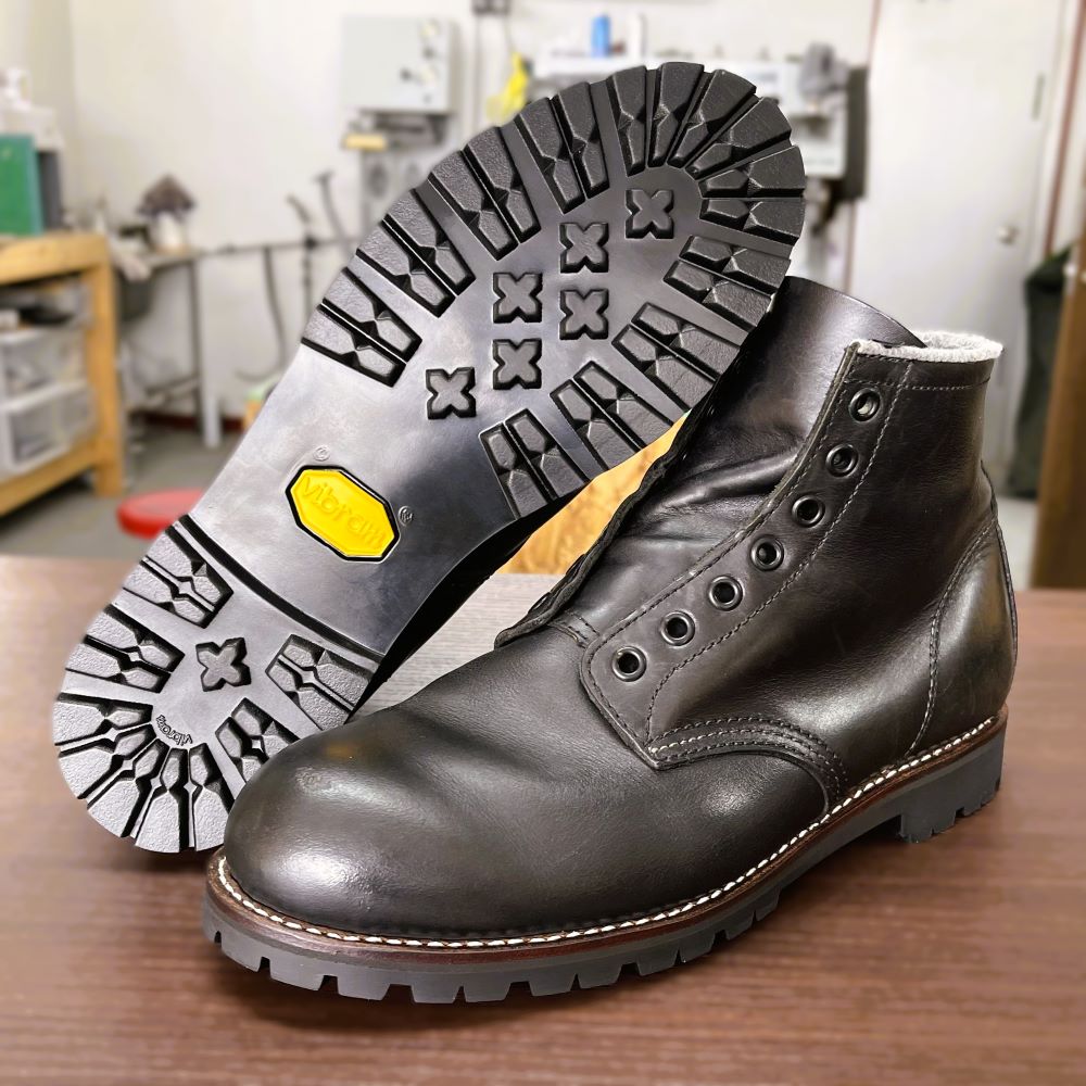 HAWKINS（ホーキンス）ブーツ Vibram #1136 オールソール交換