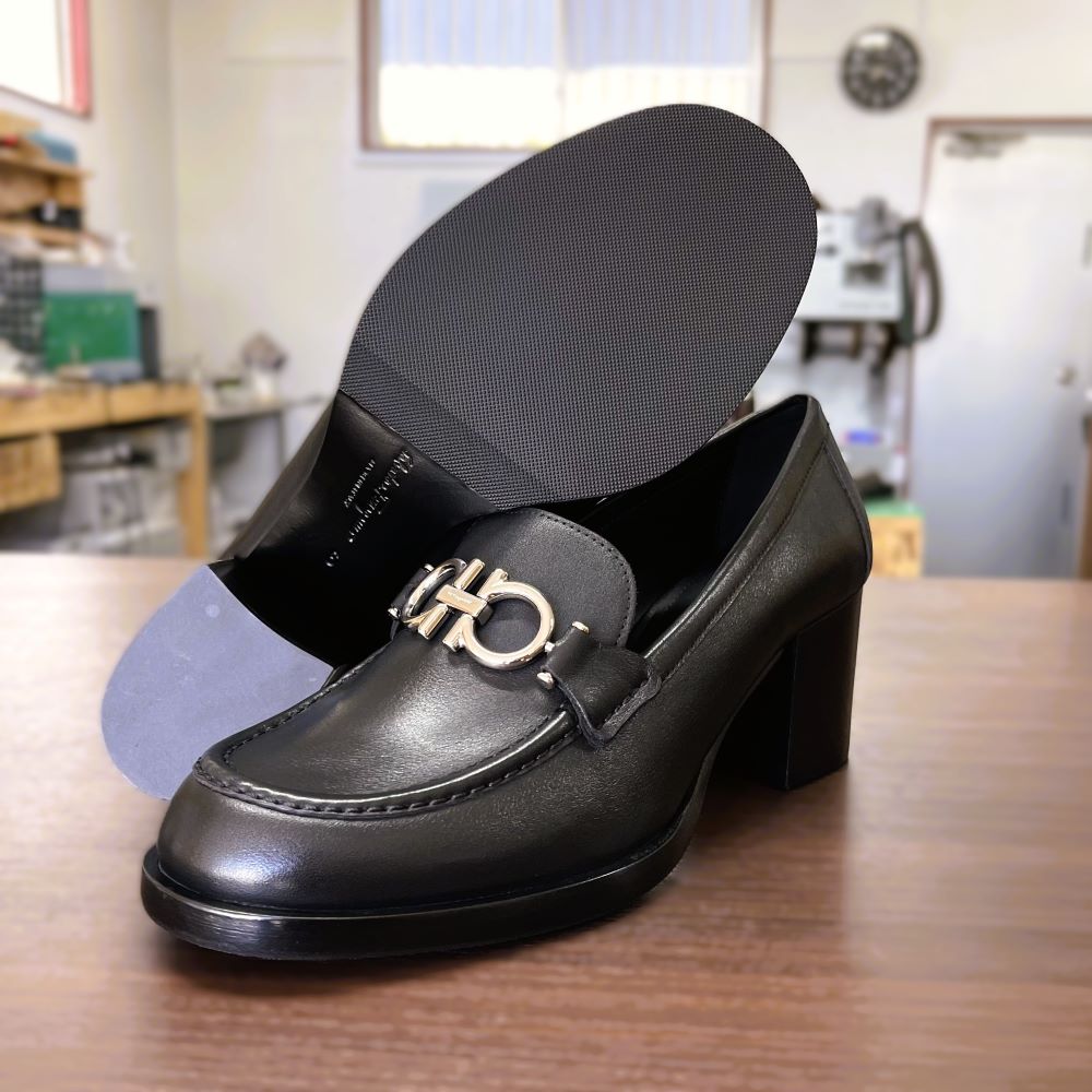 Salvatore Ferragamo（サルヴァトーレ・フェラガモ）の新品レザーソールにハーフソール補強