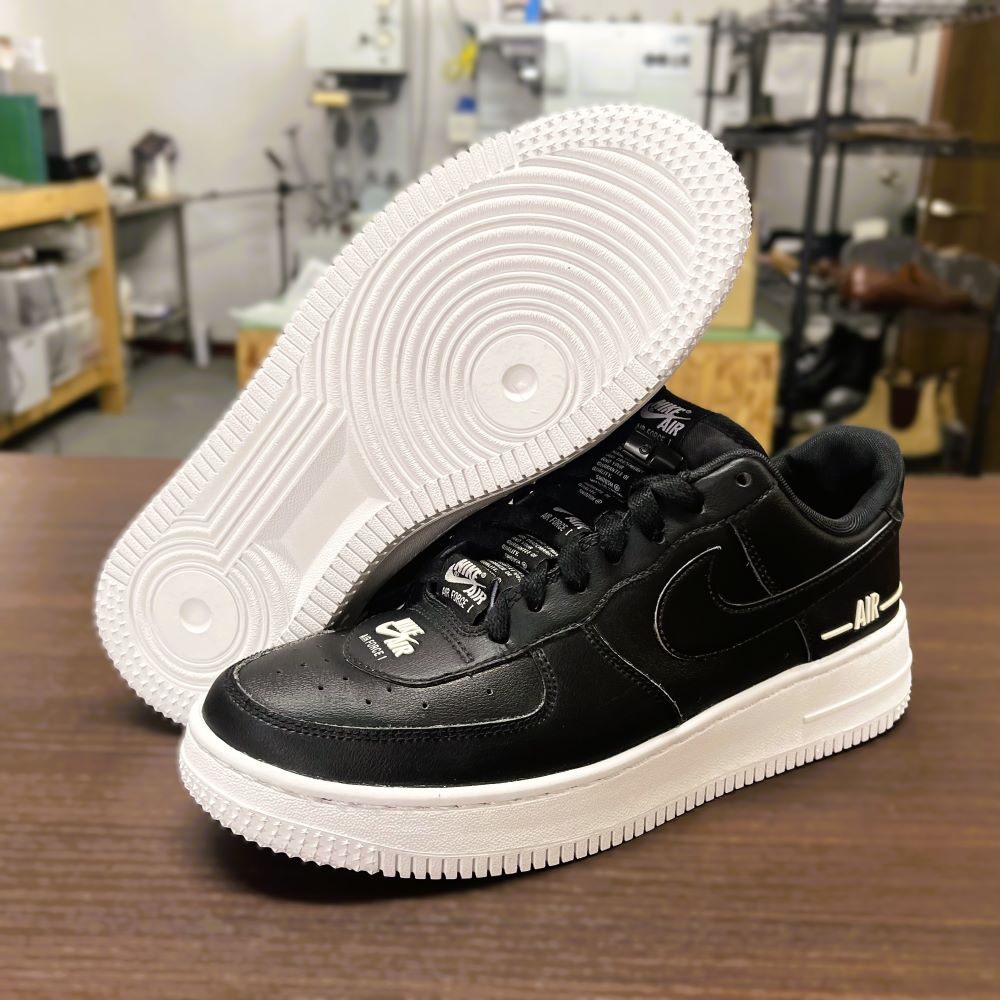 NIKE AIR FORCE 1 ’07 LV8 ダブルブランディング オールソール交換 修理後