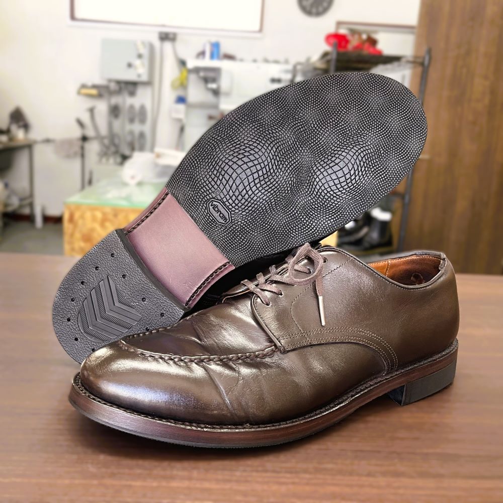 WHEEL ROBE（ウィールローブ）のレザーソール交換とハーフソール修理後